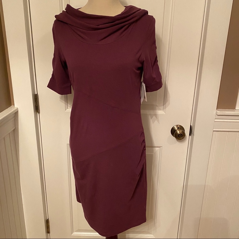 ATHLETA NEW DRESS PURPLE STRETCH HOOD Size MEDIUM M ATHLEISURE NWT COCOON